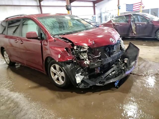2013 Toyota Sienna - Image 14