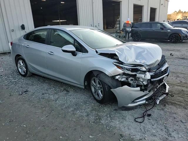 2017 Chevrolet Cruze - Image 11