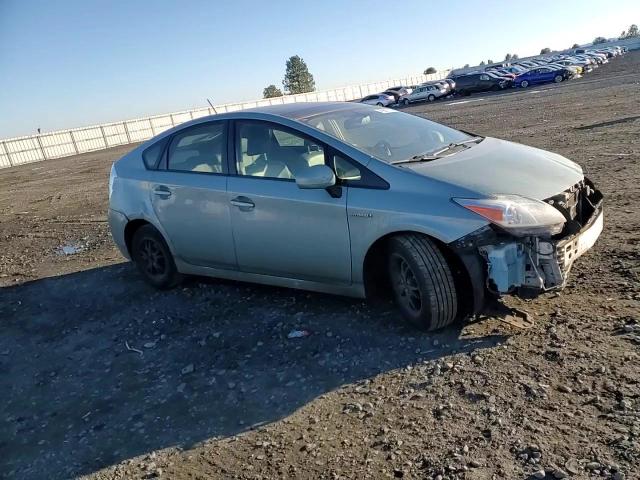 2013 Toyota Prius - Image 10