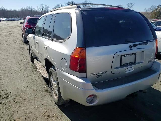 2006 GMC Envoy - Image 11