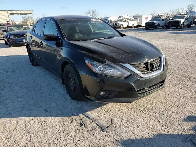 2017 Nissan Altima - Image 10