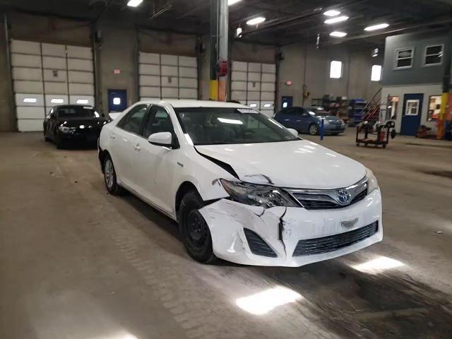 2014 Toyota Camry - Image 11