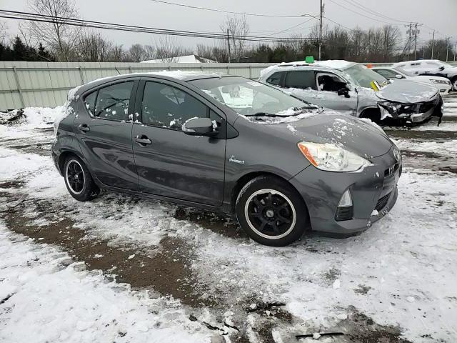 2014 Toyota Prius - Image 10