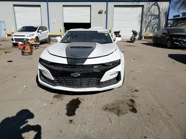 2019 Chevrolet Camaro - Image 11