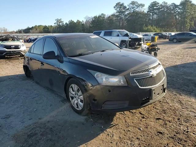 2014 Chevrolet Cruze - Image 11