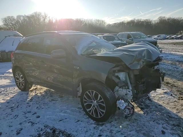 2018 Mitsubishi Outlander - Image 12