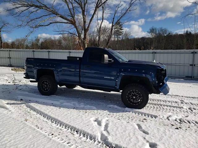 2016 Chevrolet Silverado - Image 11