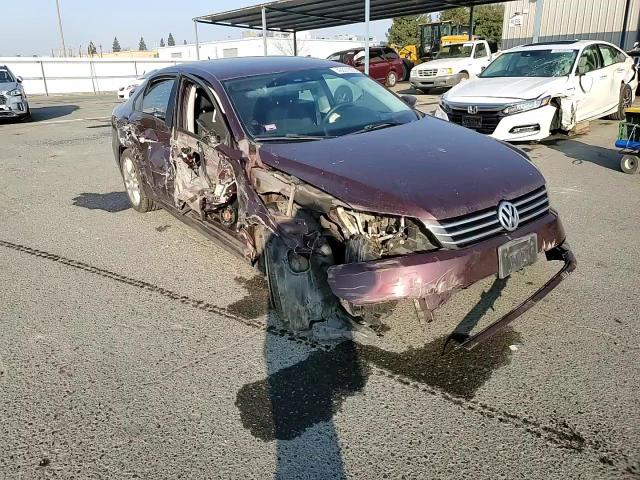 2014 Volkswagen Passat - Image 10