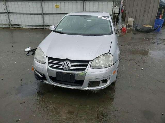 2010 Volkswagen Jetta - Image 11