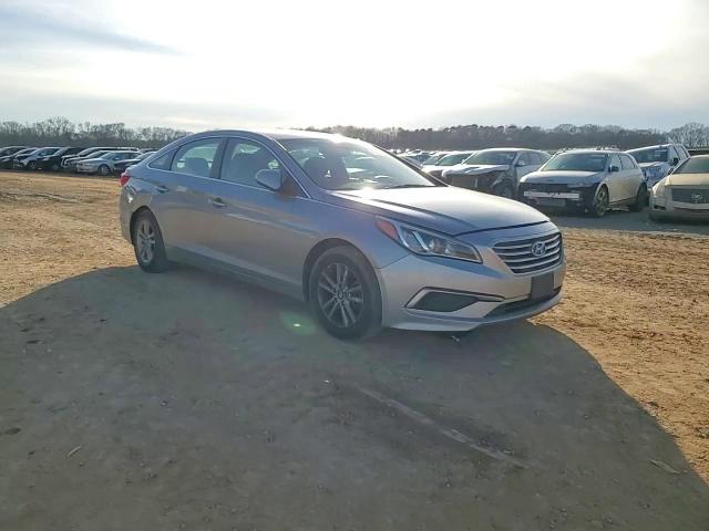 2017 Hyundai Sonata - Image 11