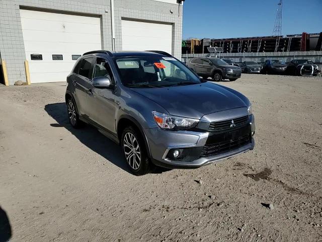 2017 Mitsubishi Outlander - Image 11