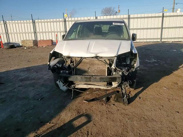 2017 Dodge Caravan - Image 12