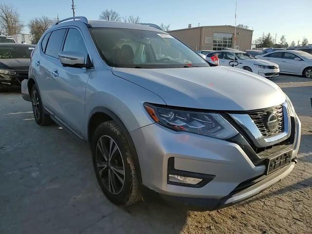 2018 Nissan Rogue - Image 11