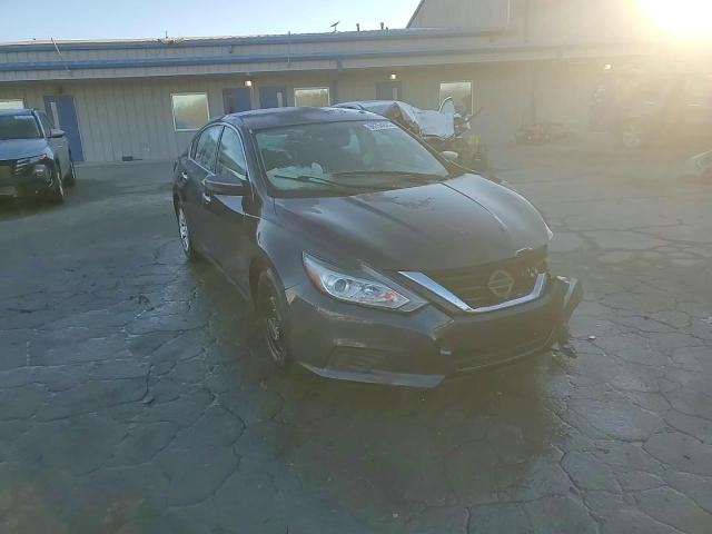 2018 Nissan Altima - Image 14