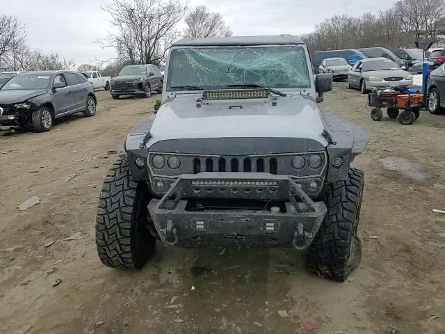 2016 Jeep Wrangler - Image 11
