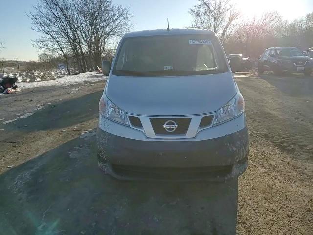 2015 Nissan NV - Image 12