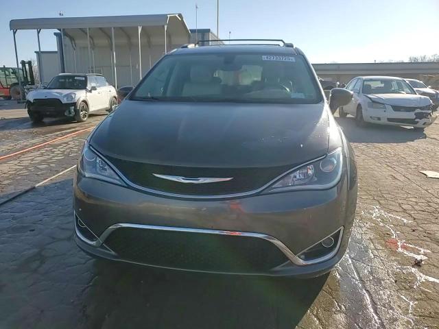 2017 Chrysler Pacifica Touring L VIN: 2C4RC1BG1HR508400 Lot: 42733725