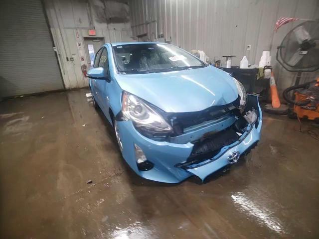 2015 Toyota Prius - Image 14