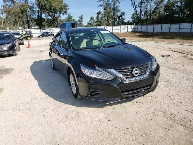 2016 Nissan Altima - Image 13