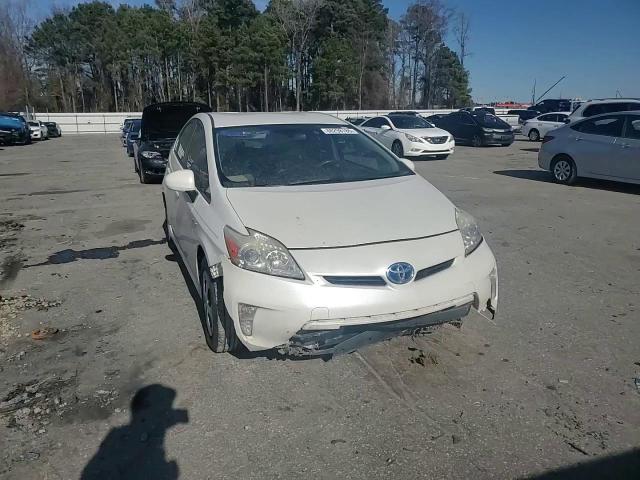 2015 Toyota Prius - Image 10
