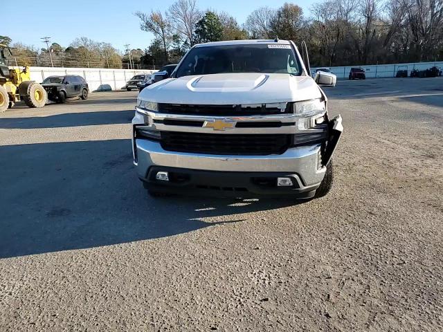 2021 Chevrolet Silverado - Image 11