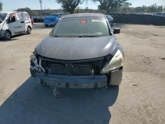 2013 Nissan Altima - Image 10