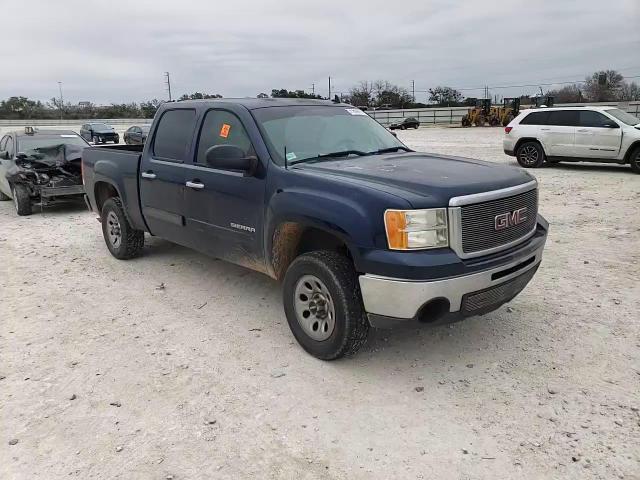 2010 GMC Sierra - Image 11