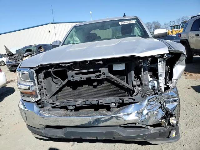 2016 Chevrolet Silverado - Image 11