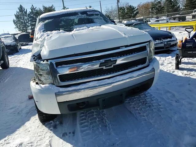 2007 Chevrolet Silverado - Image 10