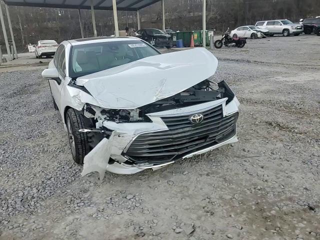 2019 Toyota Avalon - Image 11