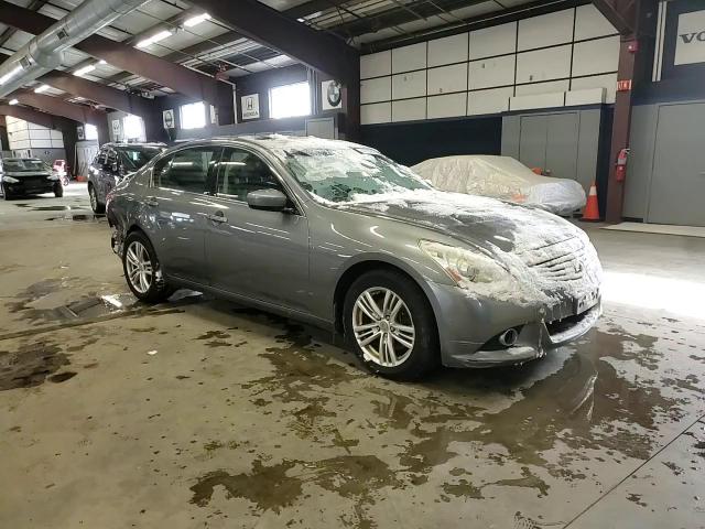 2013 Infiniti G - Image 10