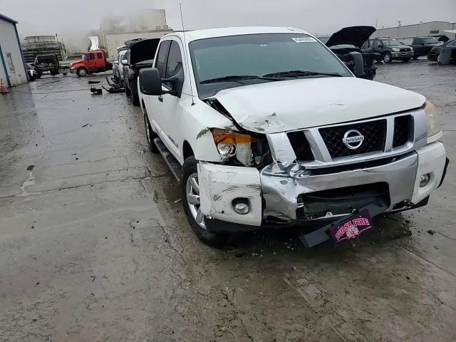2014 Nissan Titan - Image 10