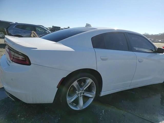 2018 Dodge Charger - Image 13