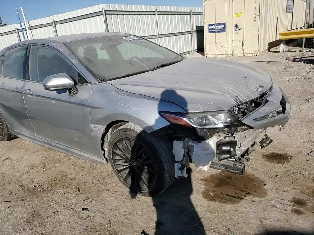 2018 Toyota Camry - Image 10