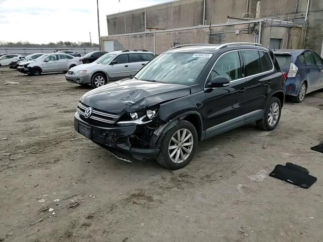 2017 Volkswagen Tiguan - Image 12