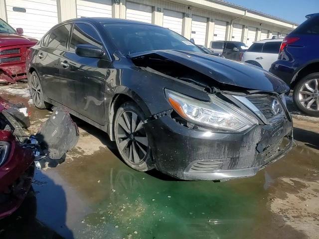2017 Nissan Altima - Image 10