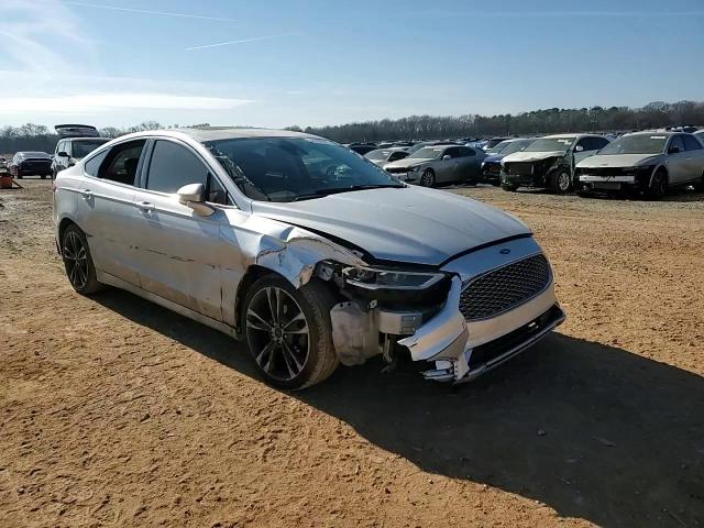2019 Ford Fusion - Image 11