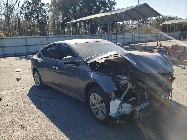 2020 Nissan Altima - Image 11