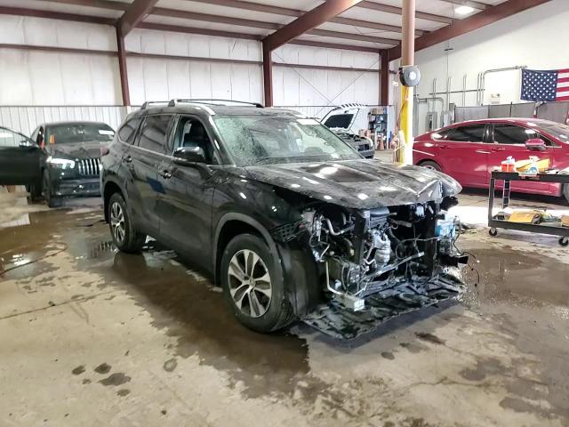 2022 Toyota Highlander Xle VIN: 5TDHZRBH9NS582300 Lot: 41484405