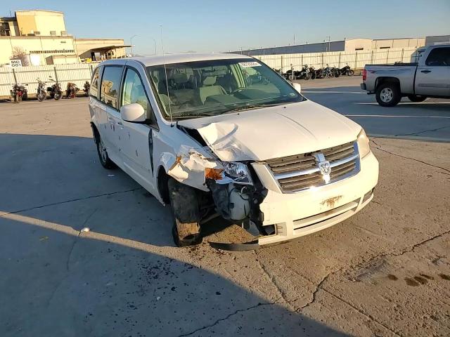 2008 Dodge Caravan - Image 12