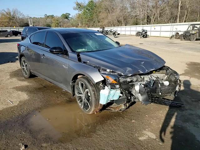 2024 Nissan Altima - Image 13