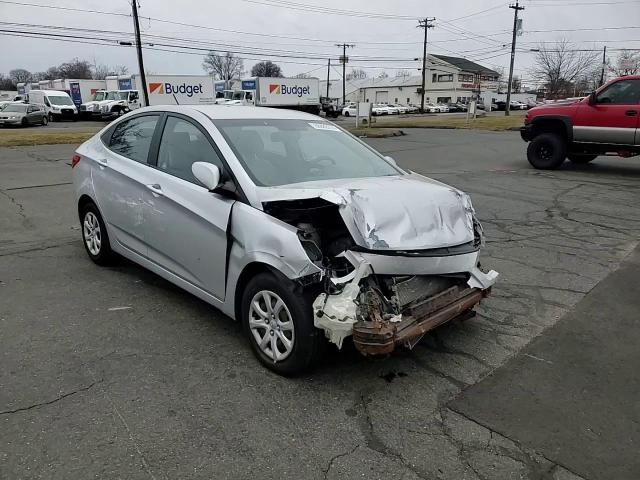 2013 Hyundai Accent - Image 11