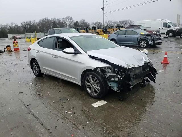 2017 Hyundai Elantra - Image 11