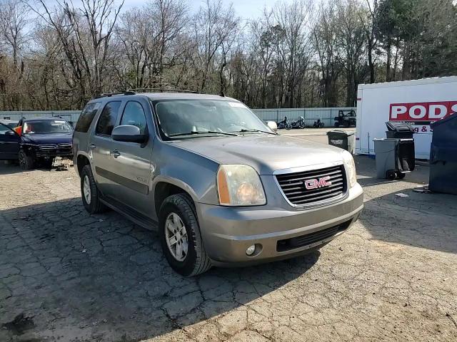 2007 GMC Yukon - Image 11