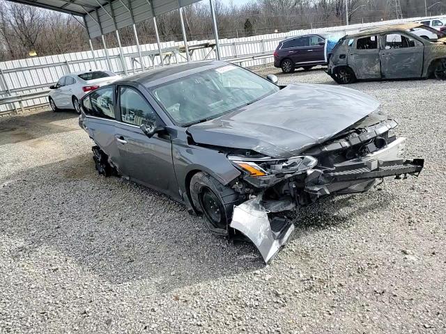 2020 Nissan Altima - Image 10