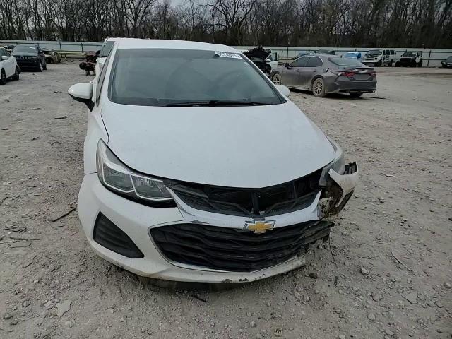 2019 Chevrolet Cruze - Image 10