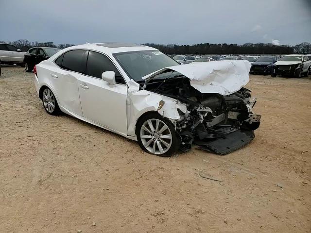 2016 Lexus IS - Image 10