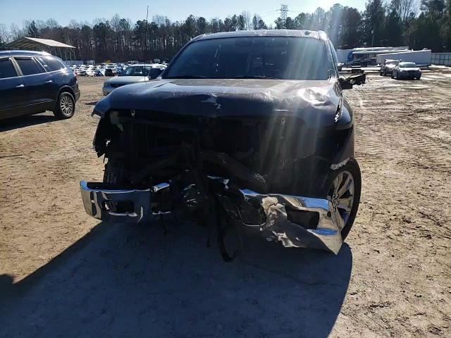 2017 Nissan Titan - Image 11
