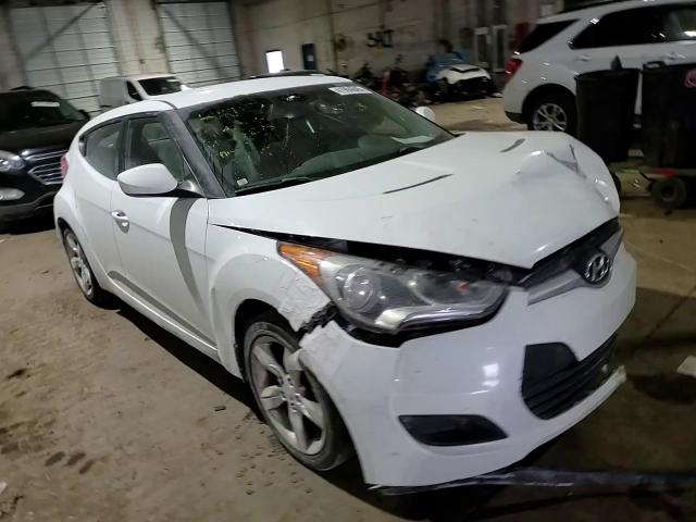 2014 Hyundai Veloster - Image 11