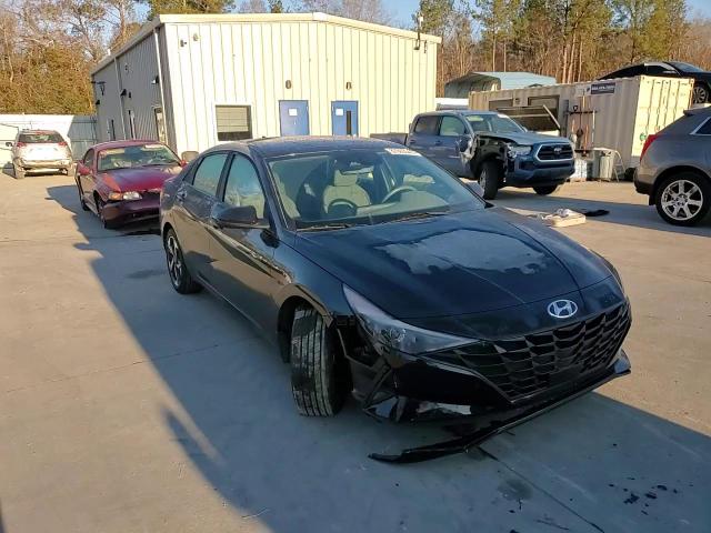 2023 Hyundai Elantra - Image 13